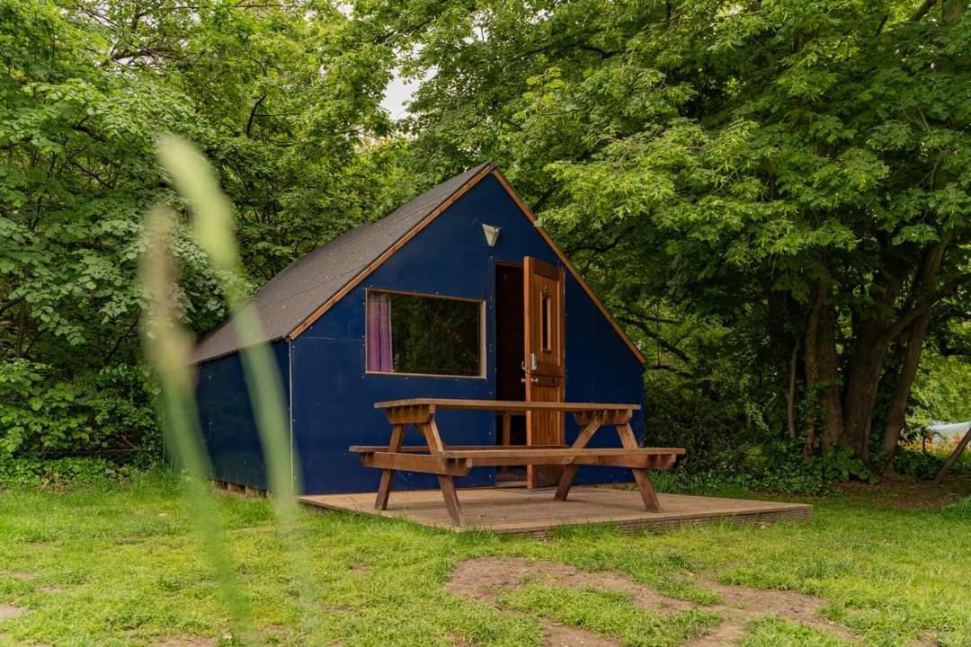Bell Tent Glamping At Royal Victoria Country Park Southampton Exterior foto