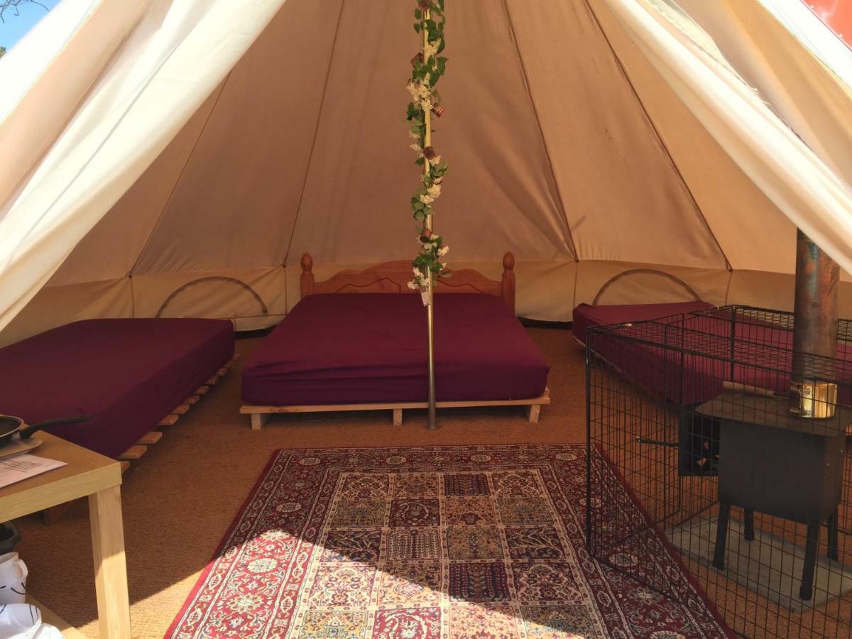 Bell Tent Glamping At Royal Victoria Country Park Southampton Exterior foto